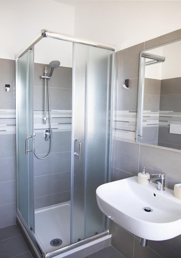Smart Central Apartments ミラノ エクステリア 写真